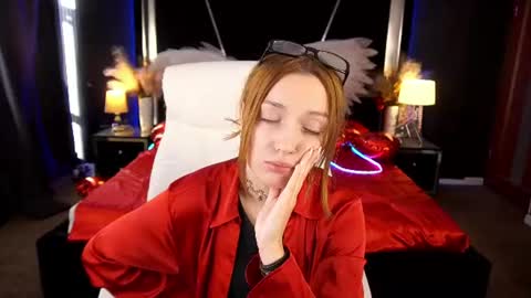 Snapshot of foxymayy chatting on June 23, 2:48 pm Maya online show from June 23, 2:48 pm