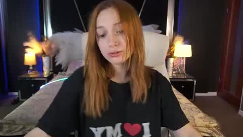 Snapshot of foxymayy chatting on June 24, 12:48 pm Maya online show from June 24, 12:48 pm