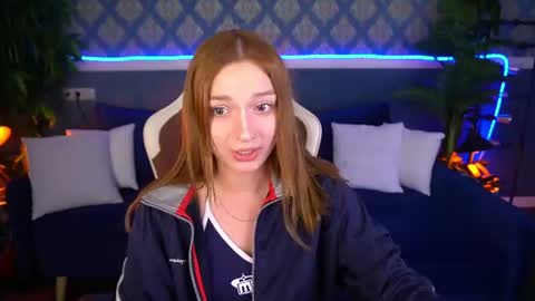 Snapshot of foxymayy chatting on July 5, 6:59 pm Maya online show from July 5, 6:59 pm