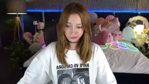Snapshot of foxymayy chatting on July 15, 6:07 am Maya online show from July 15, 6:07 am