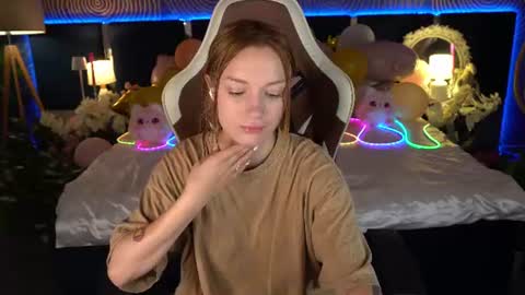 Snapshot of foxymayy chatting on July 24, 1:20 pm Maya online show from July 24, 1:20 pm