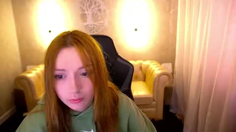 Snapshot of foxymayy chatting on July 28, 7:37 am Maya online show from July 28, 7:37 am