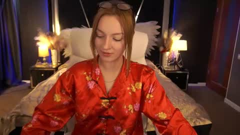 Snapshot of foxymayy chatting on August 2, 1:31 pm Maya online show from August 2, 1:31 pm
