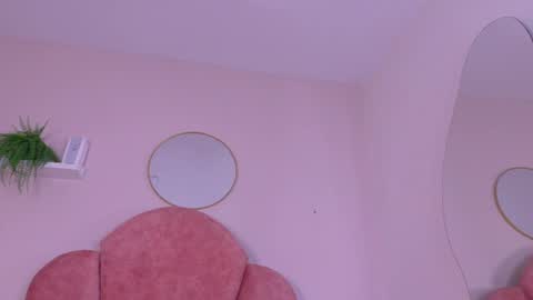 N A T H A L Y  online show from March 26, 3:23 am