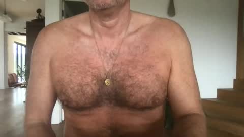 Snapshot of foxysausage chatting on December 21, 12:45 pm foxysausage online show from December 21, 12:45 pm