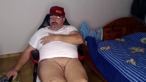 Fraboys online show from December 5, 8:01 am