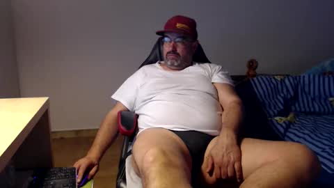 Snapshot of fraboys chatting on April 1, 5:41 am Fraboys online show from April 1, 5:41 am