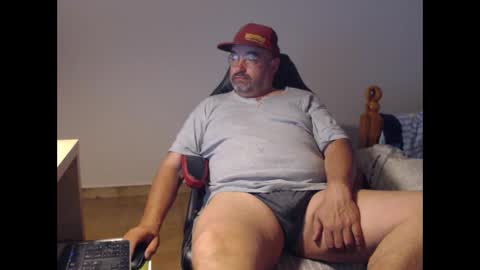 Snapshot of fraboys chatting on April 23, 5:08 am Fraboys online show from April 23, 5:08 am