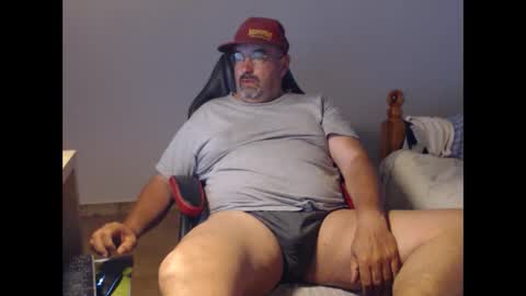 Snapshot of fraboys chatting on May 8, 5:24 am Fraboys online show from May 8, 5:24 am