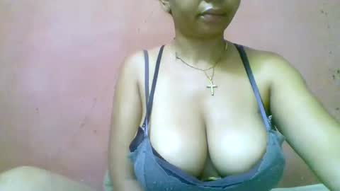 Snapshot of fracisca2204 chatting on November 14, 7:12 pm fracisca2204 online show from November 14, 7:12 pm