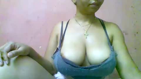 Snapshot of fracisca2204 chatting on November 16, 11:38 am fracisca2204 online show from November 16, 11:38 am