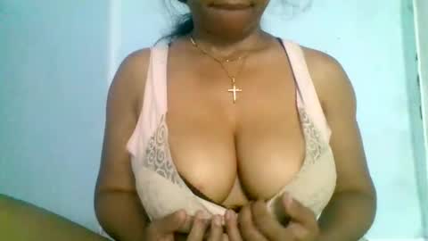 Snapshot of fracisca2204 chatting on November 30, 3:21 am fracisca2204 online show from November 30, 3:21 am