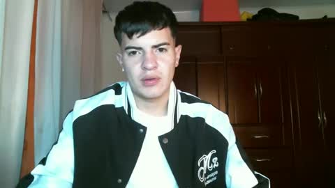 franccesco_699 online show from December 22, 1:01 am