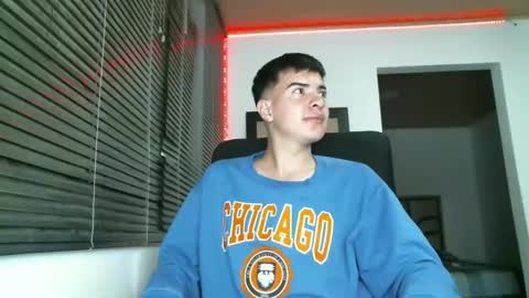 franccesco_699 online show from March 6, 12:10 am