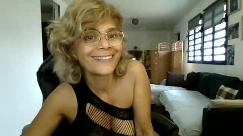 francelune online show from February 22, 1:02 pm