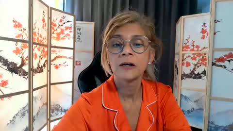 Snapshot of francelune chatting on June 21, 11:13 am francelune online show from June 21, 11:13 am