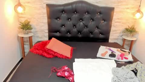 Snapshot of francesca_bbw chatting on May 17, 3:15 am online show from May 17, 3:15 am