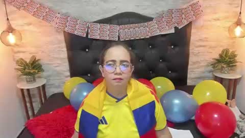 Snapshot of francesca_bbw chatting on June 18, 2:34 am online show from June 18, 2:34 am