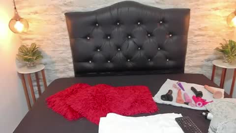 Snapshot of francesca_bbw chatting on July 22, 2:36 am online show from July 22, 2:36 am