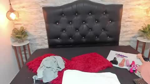 Snapshot of francesca_bbw chatting on July 26, 2:31 am online show from July 26, 2:31 am