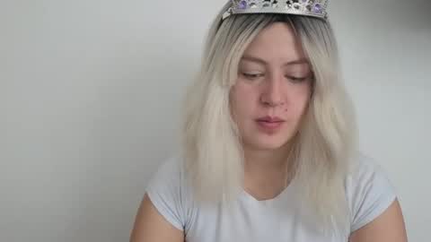 Francesca online show from December 4, 1:31 pm