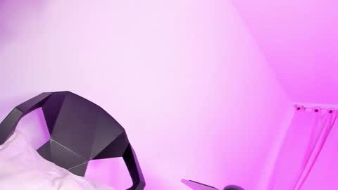 Snapshot of francescasuzett_ chatting on December 5, 10:46 am francesca online show from December 5, 10:46 am