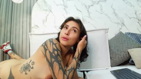 franchesca_de_luca online show from January 4, 4:12 am