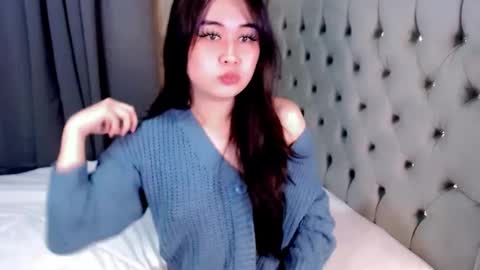 LOVE online show from February 23, 8:11 pm