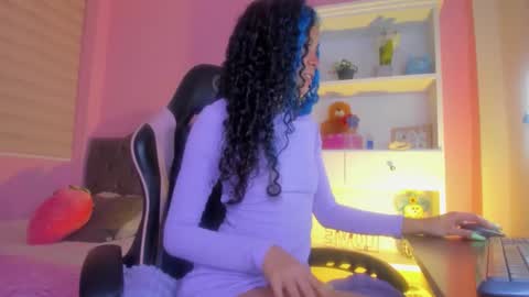 Snapshot of franchezcaa chatting on March 24, 1:27 pm franchezcaa online show from March 24, 1:27 pm