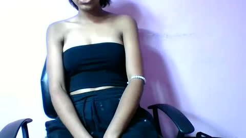 Snapshot of francia333068 chatting on June 7, 5:38 pm francia333068 online show from June 7, 5:38 pm