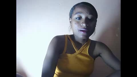 Snapshot of francine925426 chatting on November 4, 7:07 am francine925426 online show from November 4, 7:07 am