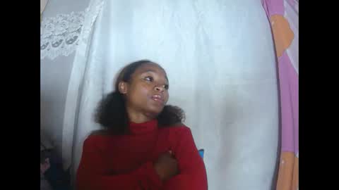 Snapshot of francine925426 chatting on December 17, 7:53 pm francine925426 online show from December 17, 7:53 pm