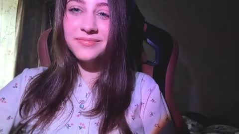 Snapshot of francinekalchik chatting on April 6, 10:38 am Mary online show from April 6, 10:38 am