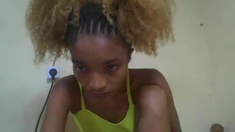 Snapshot of francinoli chatting on March 23, 2:15 am Francinoli online show from March 23, 2:15 am