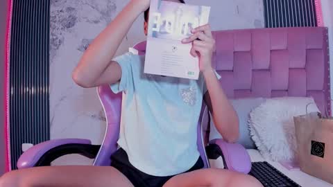 Laura online show from September 27, 7:19 pm