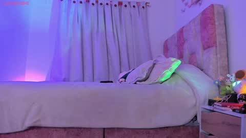 Snapshot of franciscabrun chatting on December 13, 1:15 am Francis Brun online show from December 13, 1:15 am