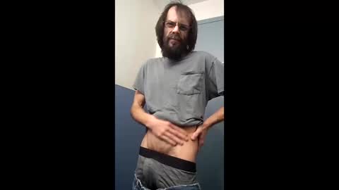 Snapshot of francislong chatting on April 5, 10:45 am francislong online show from April 5, 10:45 am