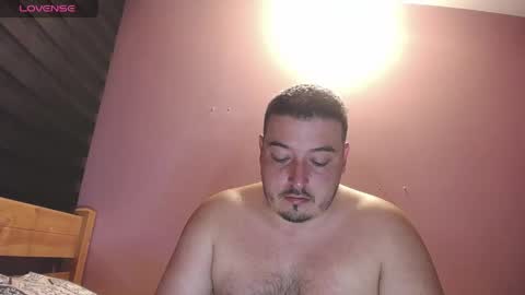 Snapshot of francoisroy chatting on April 18, 12:47 am Juan online show from April 18, 12:47 am
