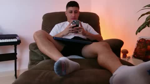 Snapshot of francopizano chatting on February 14, 3:36 am Francum online show from February 14, 3:36 am