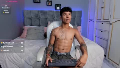 frank98_ online show from September 13, 11:26 pm