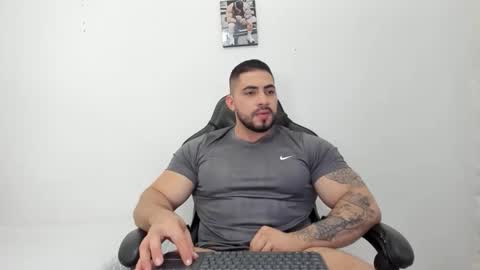 frank_foxx1 online show from November 26, 4:02 am