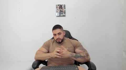 frank_foxx1 online show from November 27, 2:57 am