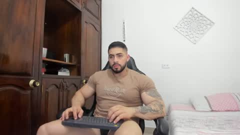 frank_foxx1 online show from June 20, 4:04 am