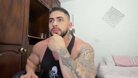 frank_foxx1 online show from June 23, 11:03 pm