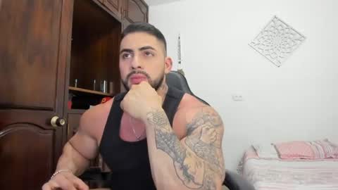 frank_foxx1 online show from June 25, 3:28 am