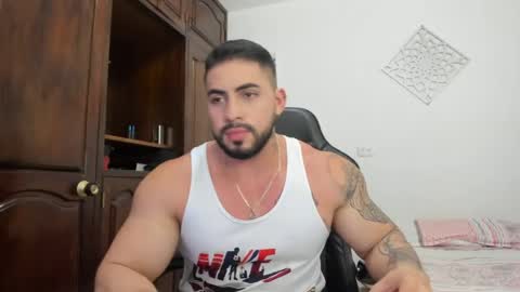 frank_foxx1 online show from June 26, 4:39 am
