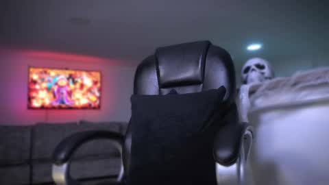 Frank Farrell. Hey remember to give me a thumbs up Ty online show from October 30, 11:16 pm