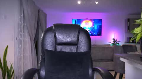 Frank Farrell. Hey remember to give me a thumbs up Ty online show from February 18, 1:12 am