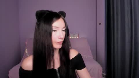 nora online show from September 18, 9:33 am