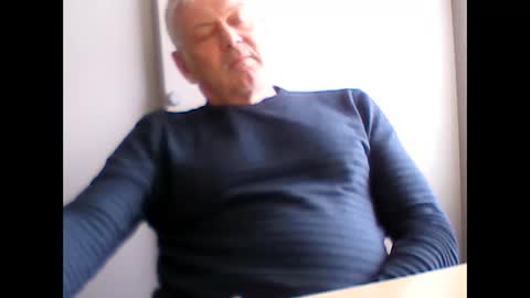 frannkboy61 online show from March 24, 11:37 am